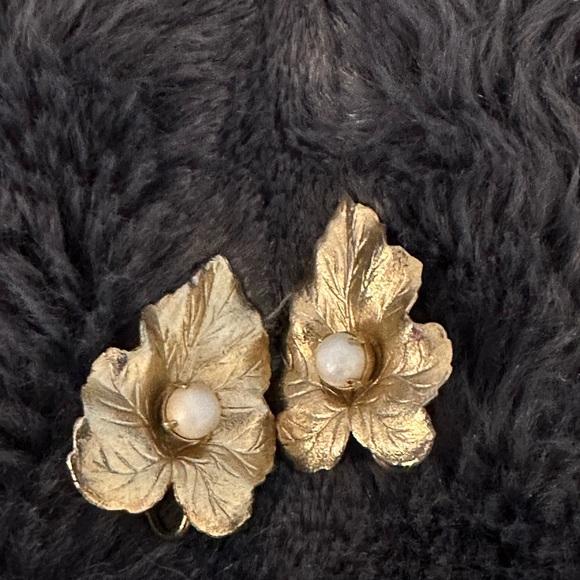 Costume Jewelry Lot - Picture 9 of 15